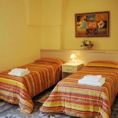 L'Antica Dimora Bed & Breakfast San Pietro Vernotico Bagian luar foto