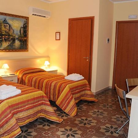 L'Antica Dimora Bed & Breakfast San Pietro Vernotico Ruang foto